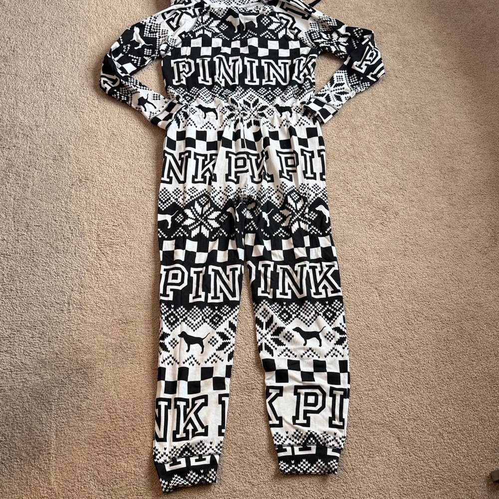 NWT Victoria’s Secret PINK Logo Sherpa Women’s Onesie Pajama - Picture 10 of 10